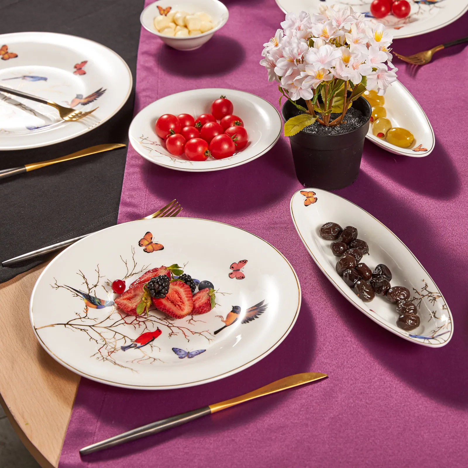Karaca Fine Pearl Grace Black 26-teiliges Frühstücksset und Servierschalen - Image 2