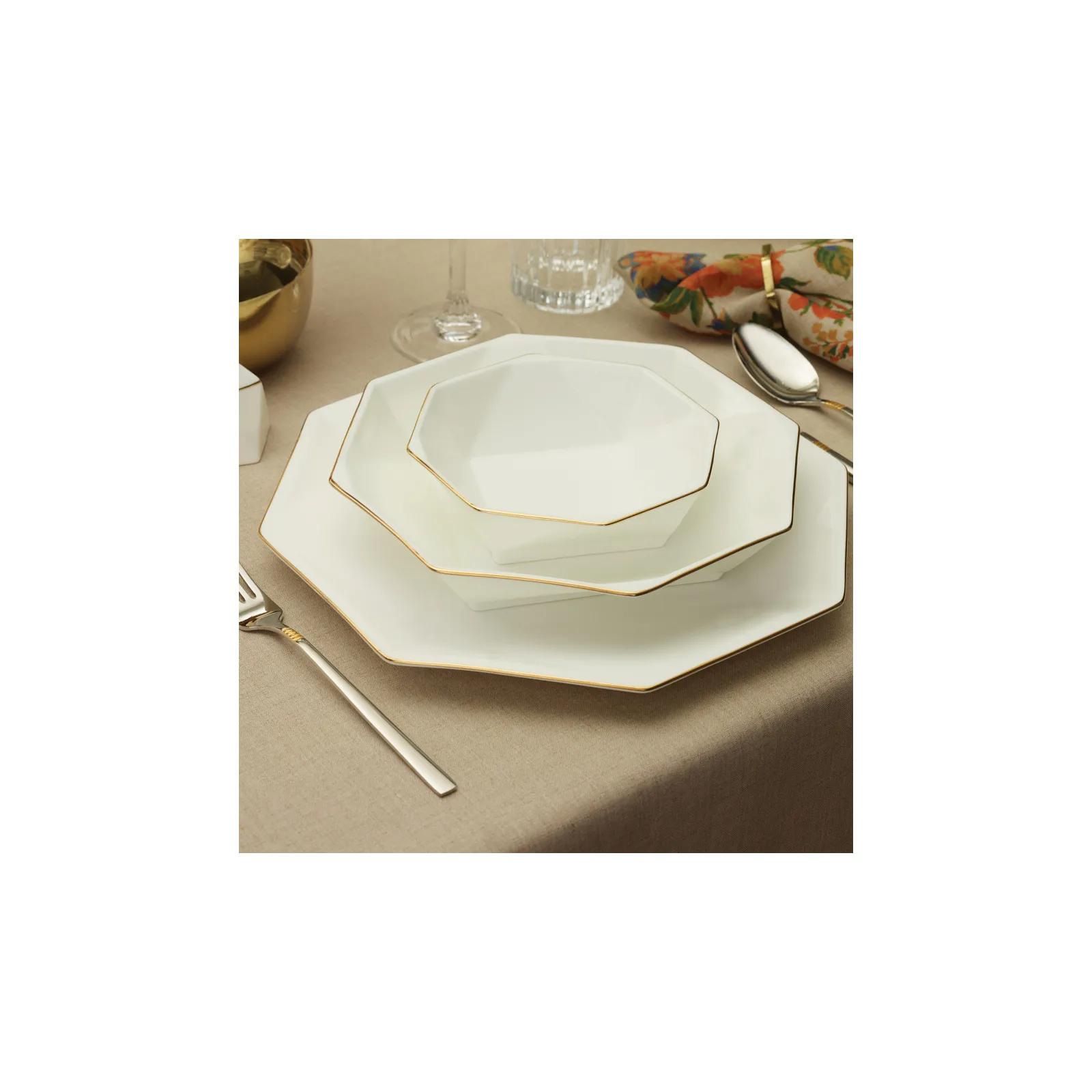 Karaca Fine Pearl Quarz Gold Tafelservice-Set -62- teilig für 12 Personen - Image 2