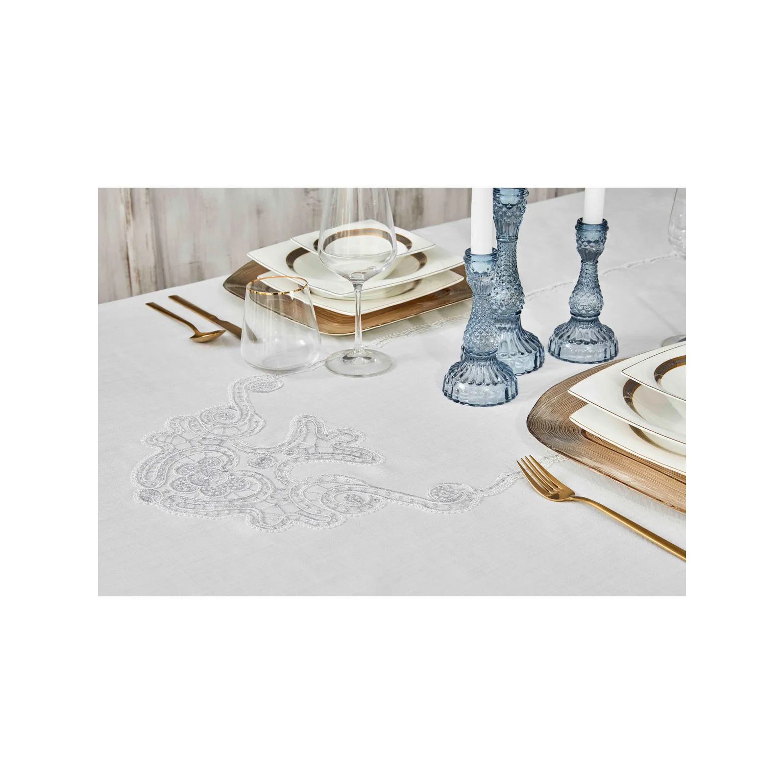 Karaca Home Ades White Französische Spitzentischdecke 160cm  x 240cm - Image 2