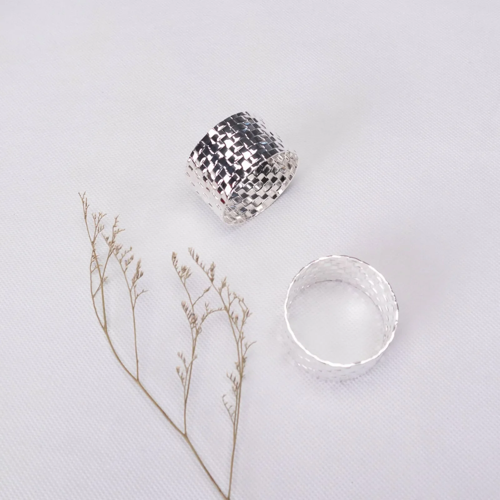 Karaca Home Marcello 2er-Pack Silber Serviettenring - Image 2