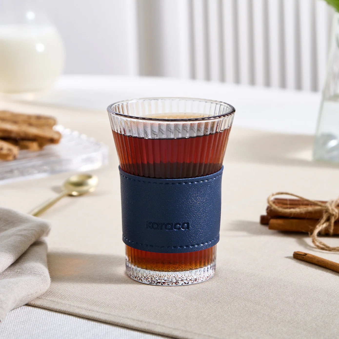 Karaca Leder Cool Touch Latte Glas 210 Ml Marineblau - Image 7