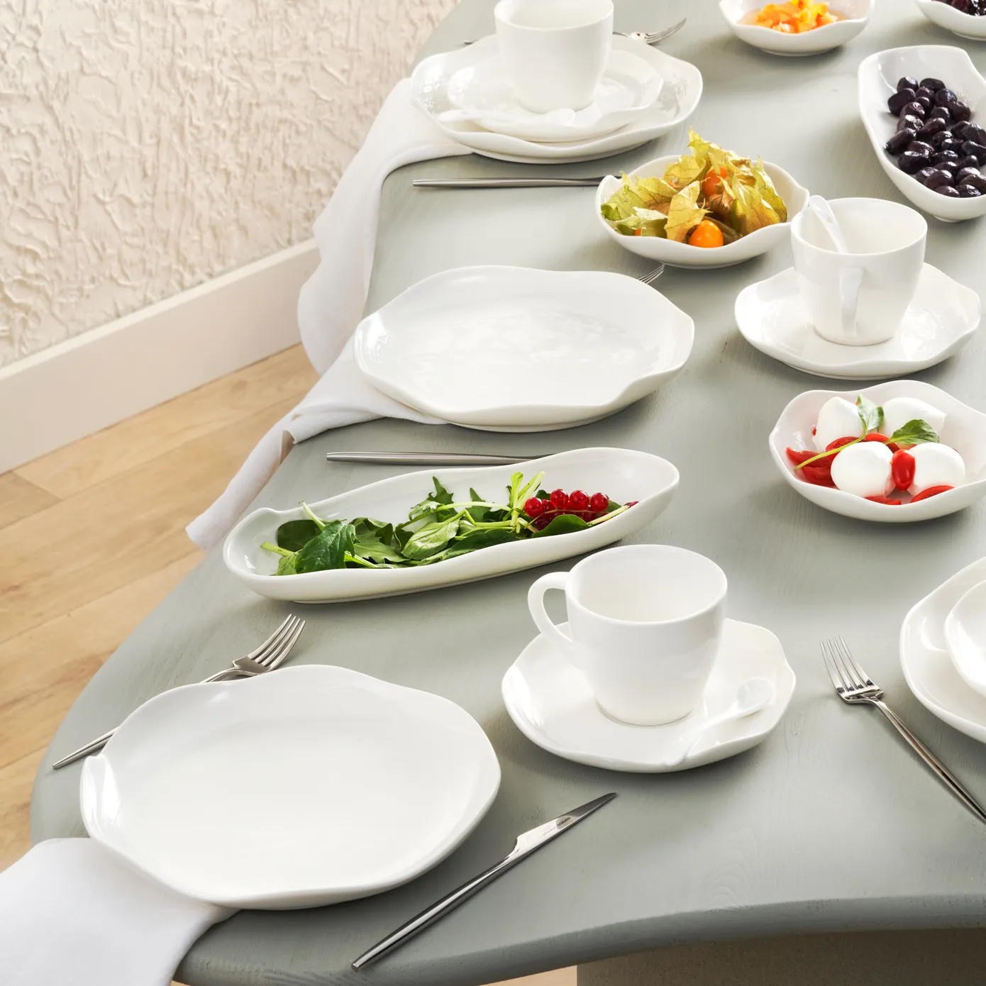 Karaca Novem 6 Personen Frühstücksset und Servierschalen, 32 Teilig - Image 2