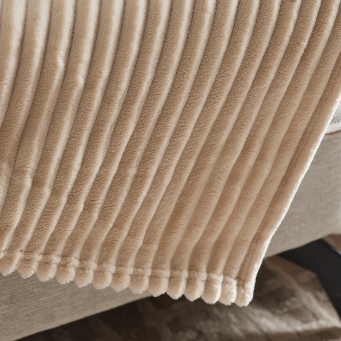 Karaca Ruby Stripe Wellsoft Doppel Decke, Ecru - Image 3