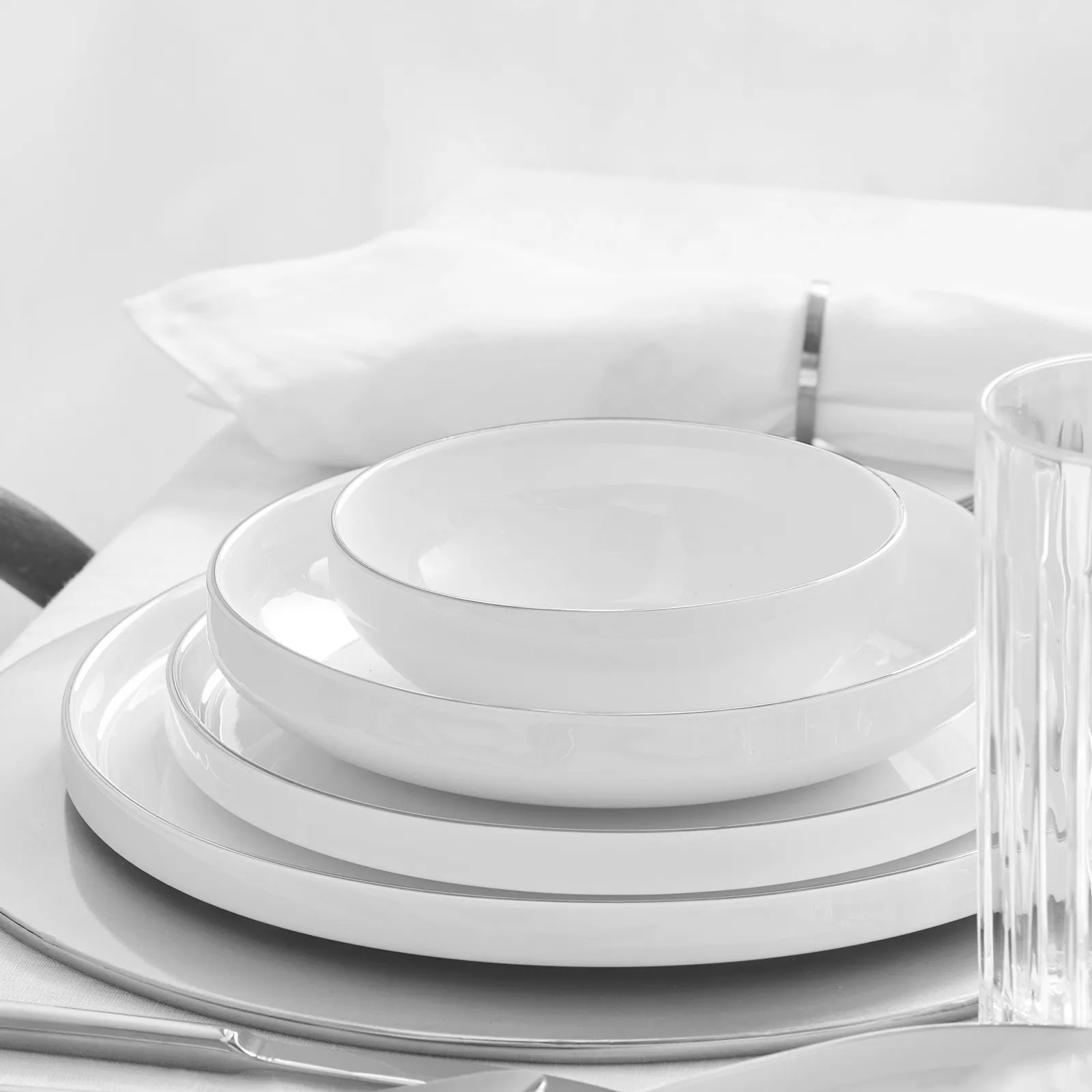 Karaca Satürn Streamline 59-teiliges Tafelservice- Set für 12 Personen - Image 2